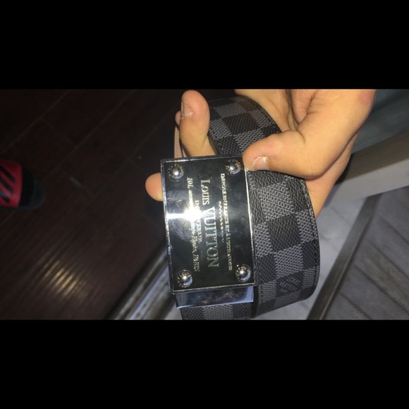 LOUIS VUITTON
DAMIER GRAPHITE INVENTEUR CEINTURE - Picture 5 of 5